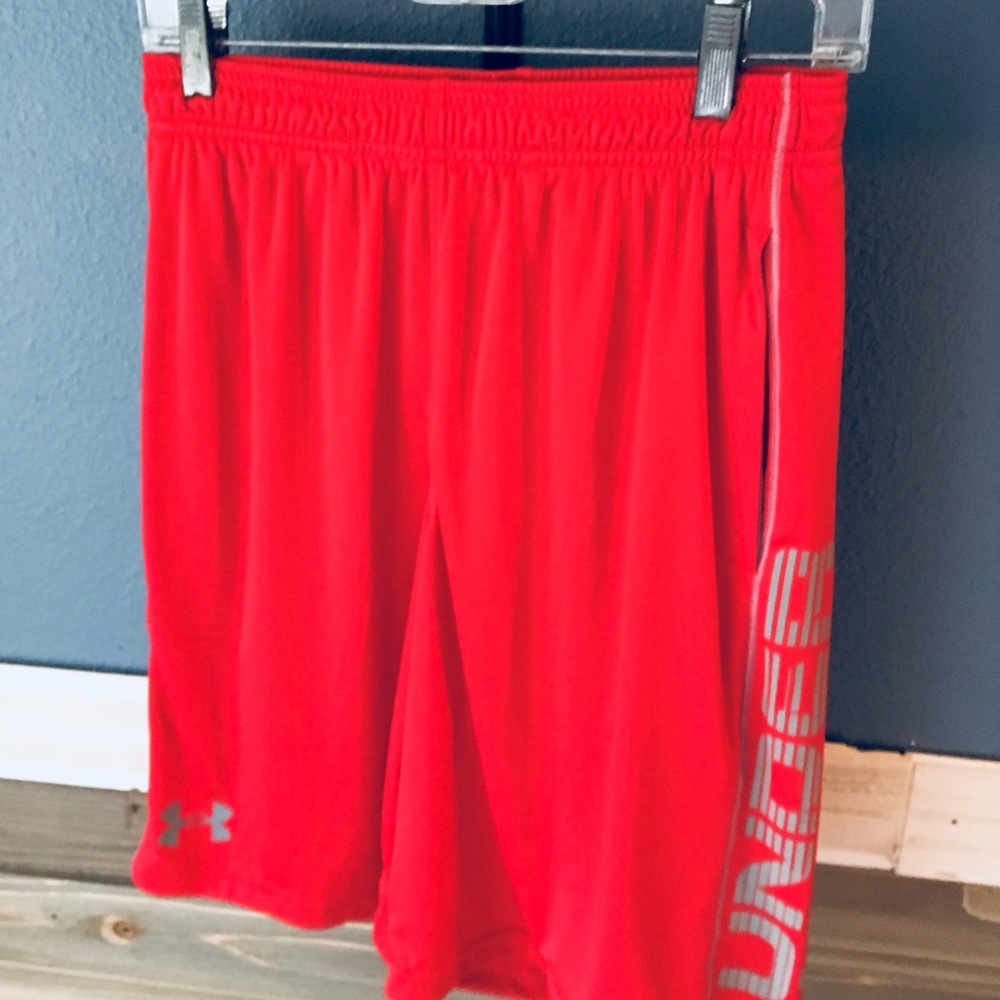 Mens (fits boys too)Under Armour Red sport shorts
